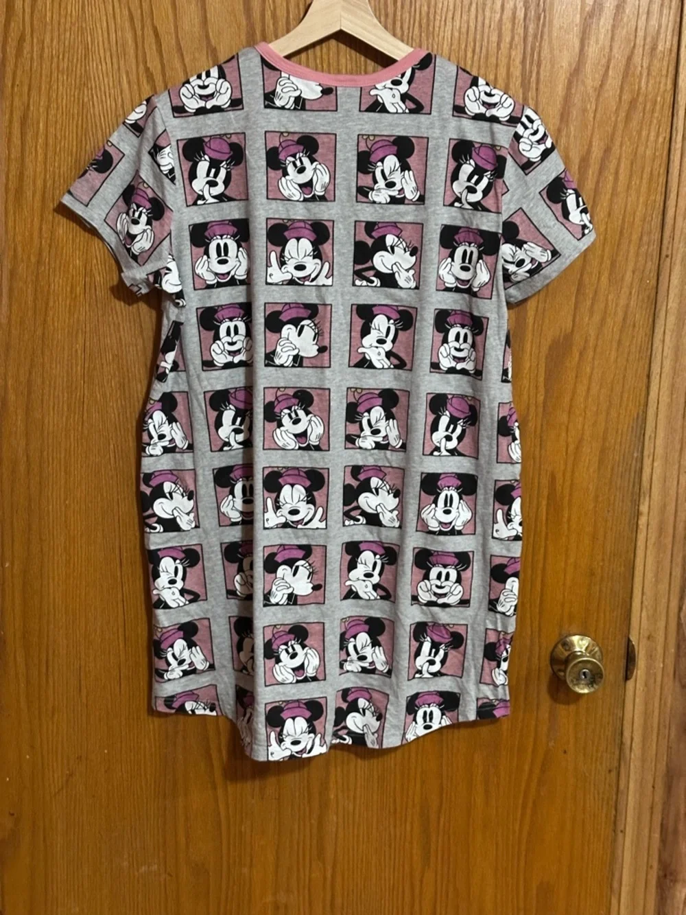 Disney Grey sleep shirt sz medium Mickey - Picture 3 of 7